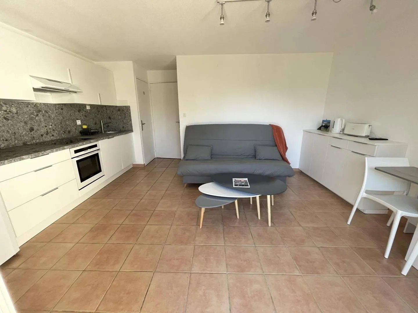 Appartement T2 - Place De Parking - Piscine Collective - Climatisation Reversible Saintes-Maries-de-la-Mer