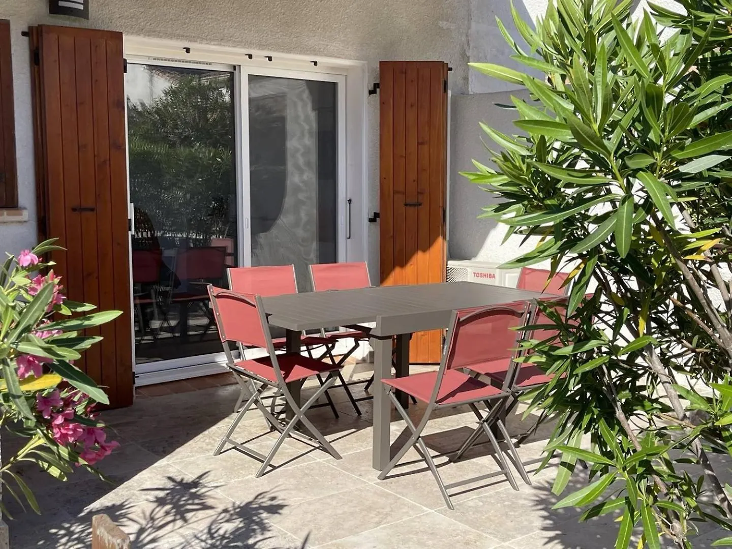Appartement T2 - Place De Parking - Piscine Collective - Climatisation Reversible Saintes-Maries-de-la-Mer 0*,  França
